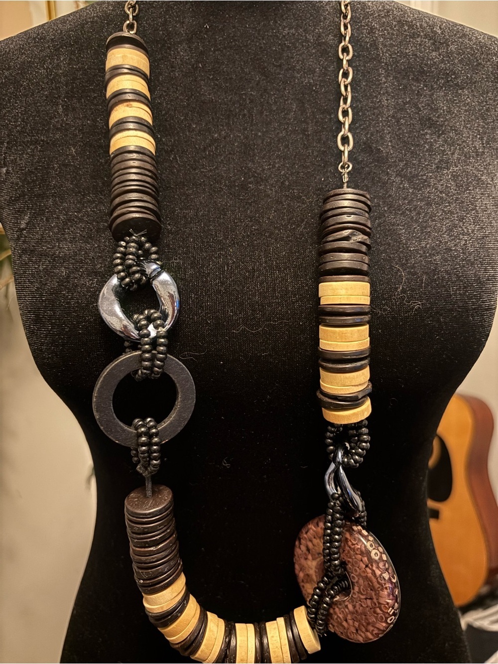 Chunky retro disc necklace with wood beads, pink resin disc
